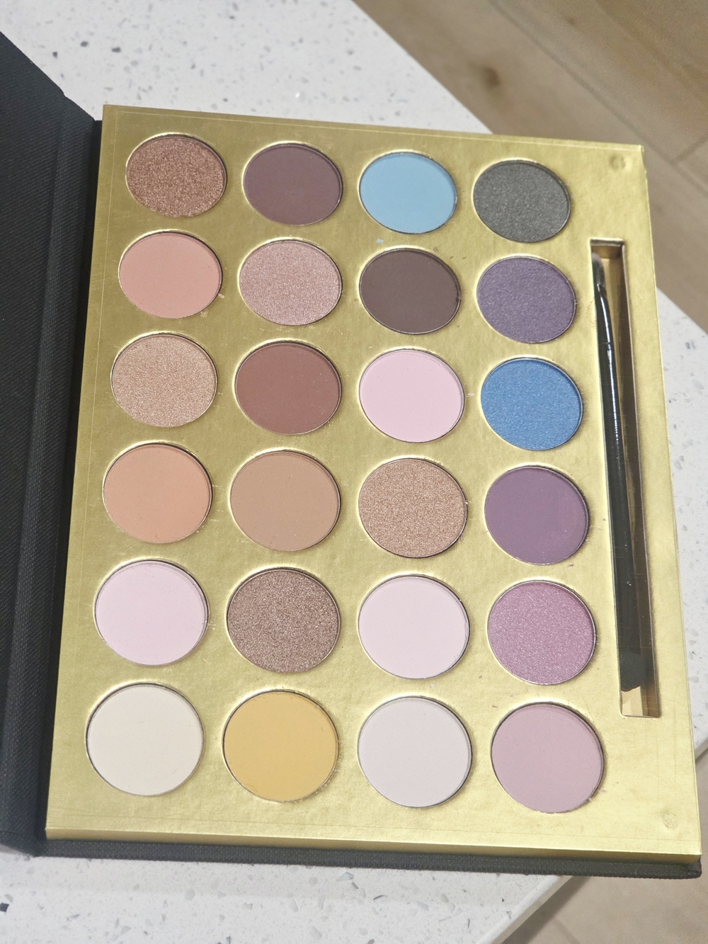 BE DENNO Neutral & Pastel Eyeshadow Palette - Multi-Color Set(24).